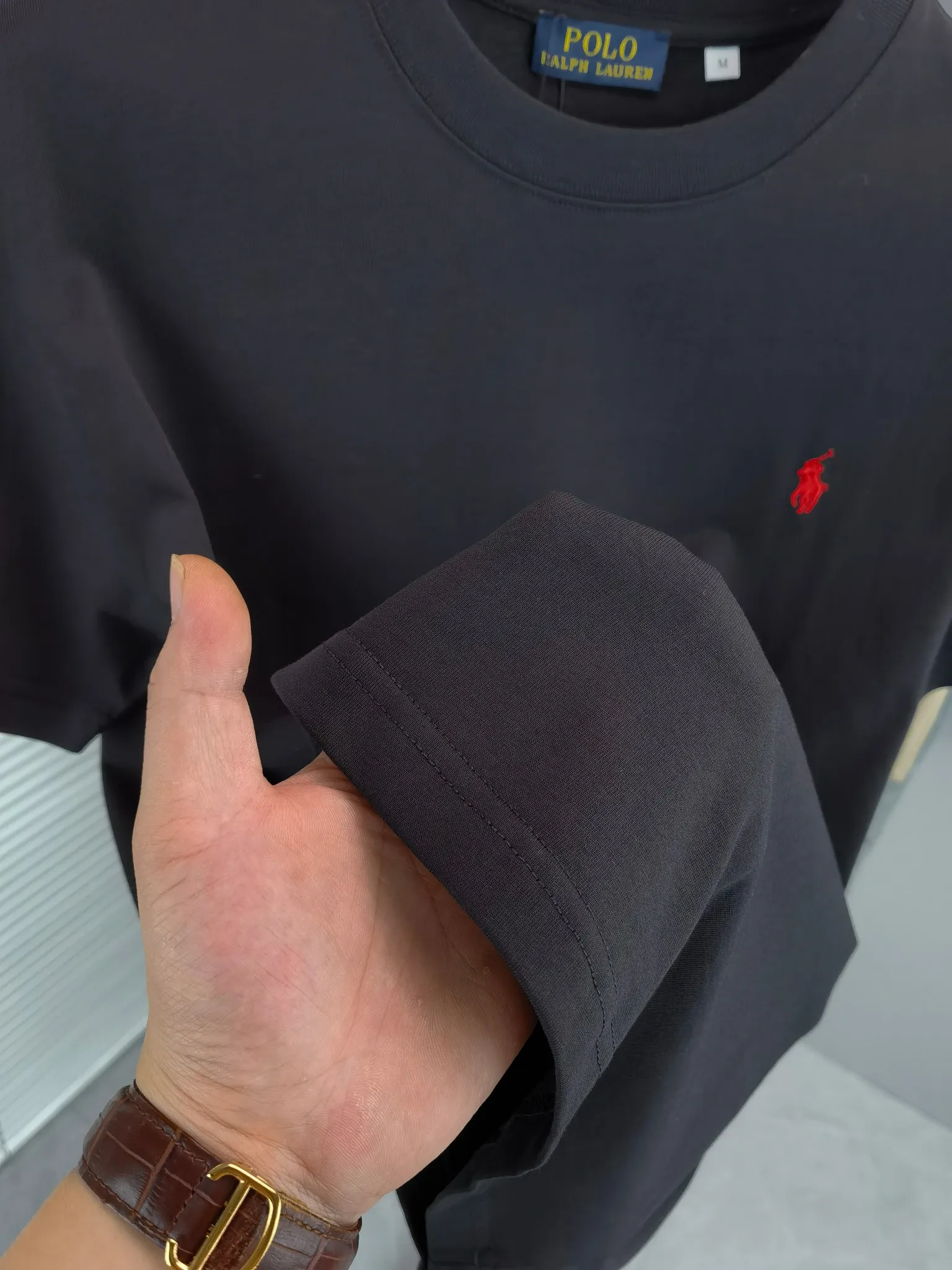 P170 🌸🌸🌸 Ralph Lauren Polo (available all year round) short-sleeved T-shirt 280g, couples style, same style for men and women. Made of imported custom dyed fabric, fashionable yet luxurious. The quality is unquestionable. The upper body effect is great💂🏿 The single product is very unique. Color: Picture color (7 colors) Size: M ~ 2xL